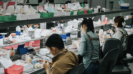 Từ Cơ Sở Nhỏ Địa Phương Đến Doanh Nghiệp Được Công Nhận Toàn Cầu