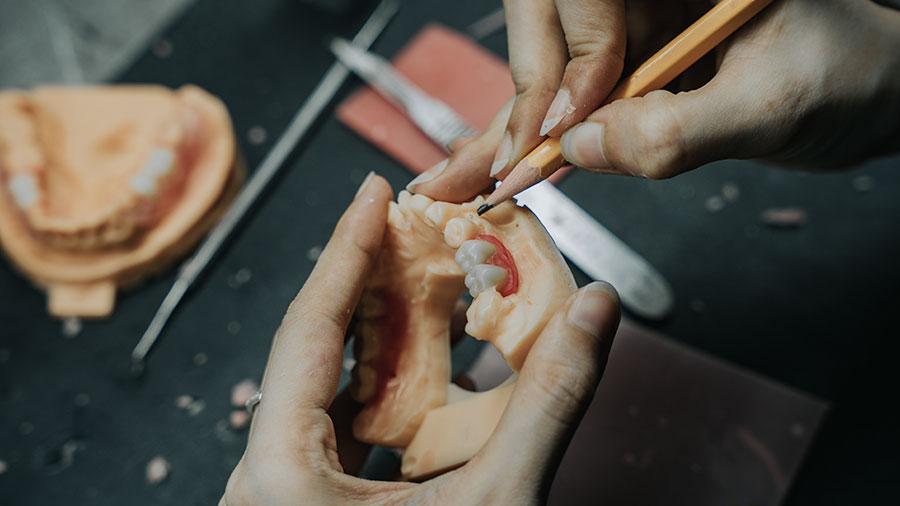 8 Phương Pháp Điều Trị Nha Khoa Hiện Đại